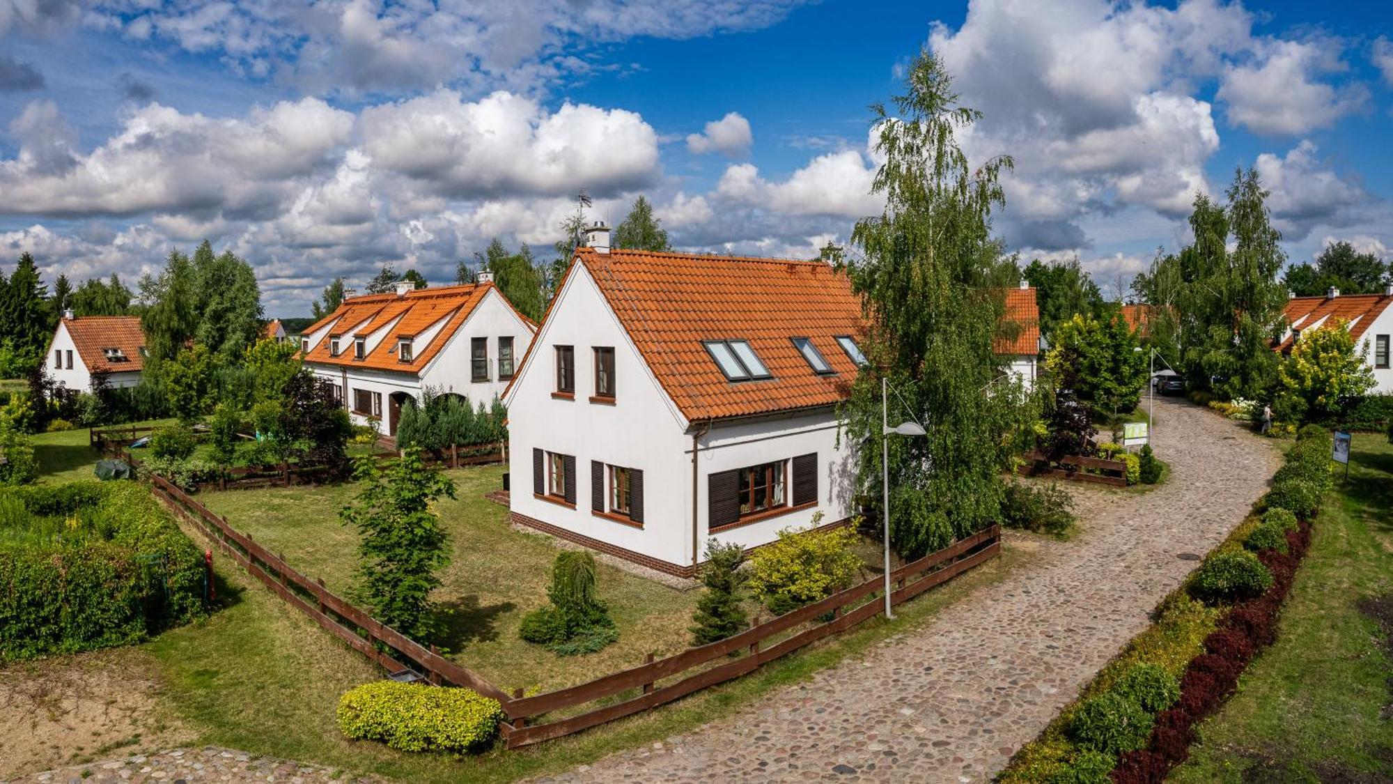 Domy Nad Jeziorem Sun & Snow Osada Zamkowa Pasym Exterior foto